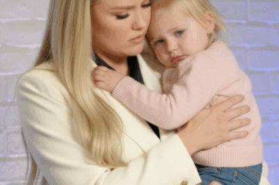 A MOTHER. A DAUGHTER. A MOMENT THAT SILENCED THE NOISE — AND REMINDED US WHAT ENDURES 👀🕊️ In the stillness after heartbreak, Erika Kirk was seen holding her daughter — not with drama, but with purpose. It wasn’t just comfort. It was something deeper: a quiet promise to keep Charlie’s spirit alive through every heartbeat she cradles. What was captured in that embrace… and why are so many calling it the most powerful photo of the year? ▶️ Soundtrack to the moment — hear it in the first comment. 👇